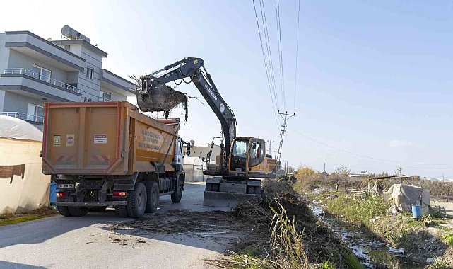 Mersin'de tehlike arz eden atıklar toplanıyor