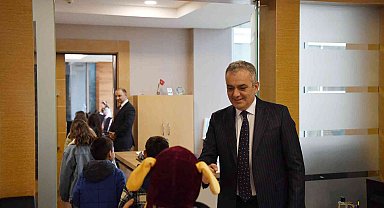 Minikler geri dönüşümü Başkan Esen'den dinledi