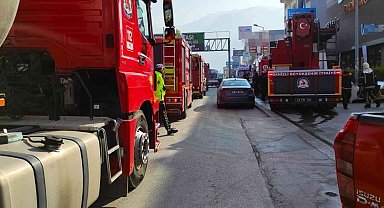 Mobilya dükkanında çıkan yangın büyümeden söndürüldü
