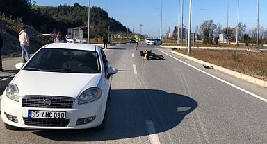 Motosiklet otomobile çarptı: 2 yaralı