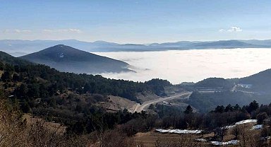 Mudurnu'da sisle oluşan manzara hayran bıraktı
