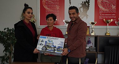 Muratpaşa'da atık pilde dereceye giren okullara ödül