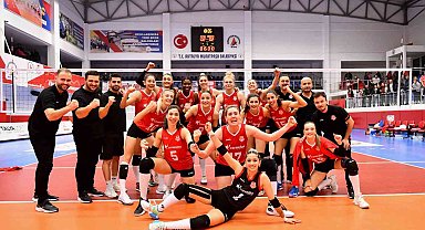 Muratpaşa'nın kızları evinde galip