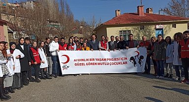 Muş'ta ilkokul öğrencilerine göz taraması