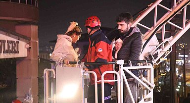 Mutfakta çıkan yangın binayı sokağa döktü: 1 kişi dumandan etkilendi