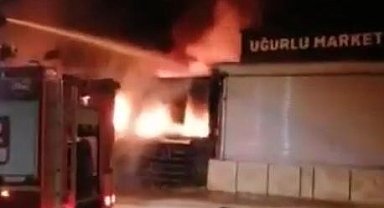 Nargile kafede yangın çıktı