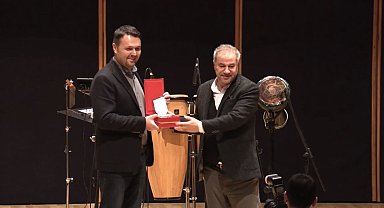 Nilüfer Belediyesi personeli başarısını ödülle taçlandırdı