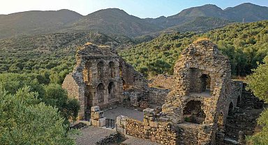 Nysa'nın eğitim kenti sembolü 18 asırlık kütüphane dikkat çekiyor