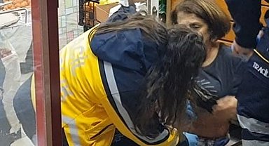 Oğlu tarafından bıçaklanan kadın yaralı halde markete sığındı