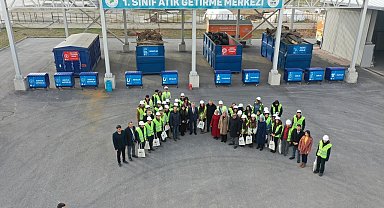 Öğrenciler, Ambalaj Atıkları Toplama Ayırma Merkezi'ni inceledi