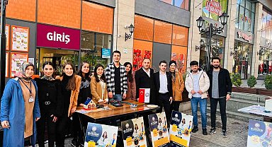 Öğrenciler AVM'de proje ve el sanatlarını sergiledi