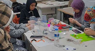 Öğrenciler meslek öğreniyor