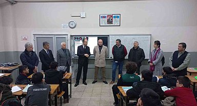 Öğrencileri iş kıyafeti ve ayakkabısı