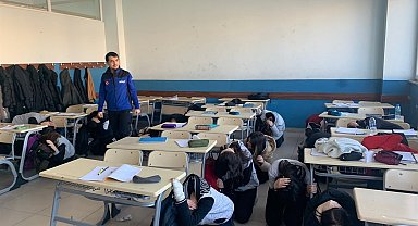 Okulda deprem tahliye tatbikatı