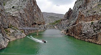 Ortadoğu'nun en uzun akarsuyu Fırat Nehri 3 ülkeye hayat veriyor