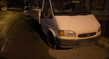 Oto fareleri kılık değiştirirken kıskıvrak yakalandı