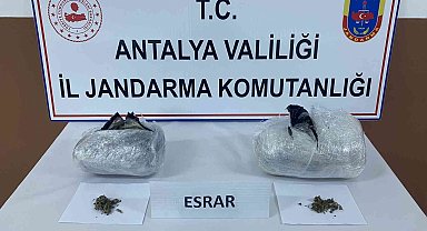 Otobüsteki yolcunun çantasından 3 kilogram 600 gram esrar çıktı