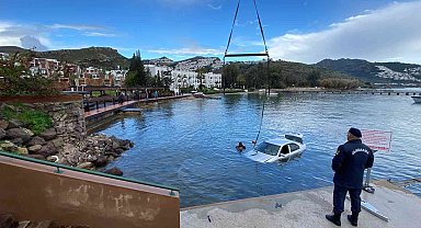 Otomobil denize uçtu, 19 yaşındaki genç boğuldu
