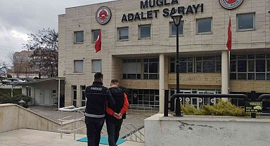 Otomobilde 500 gram uyuşturucu ile yakalandılar