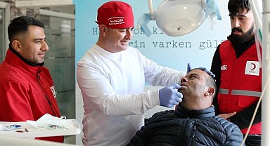 Özel gereksinimli Ezgin, dişlerine kavuştu