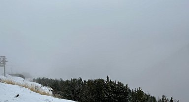 Palandöken'in zirvesi sisle kaplandı