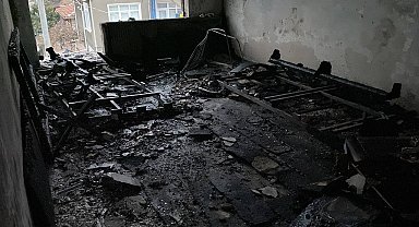 Patlamanın meydana geldiği binadaki hasar, gün ağarınca ortaya çıktı