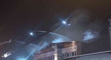 Pendik'te cam plastik fabrikasındaki yangın kontrol altına alındı