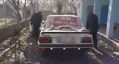 Pişkinliğin böylesi: Çaldıkları araca yakıt aldılar, parasını ödemeden kaçtılar