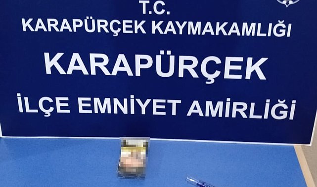 Polisi gördü kaçmaya başladı: Yola attığı sigara paketinden uyuşturucu çıktı