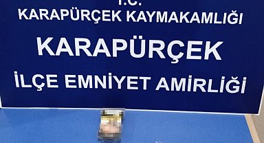 Polisi gördü kaçmaya başladı: Yola attığı sigara paketinden uyuşturucu çıktı
