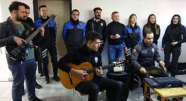 Polisler söyledi öğrenciler eğlendi