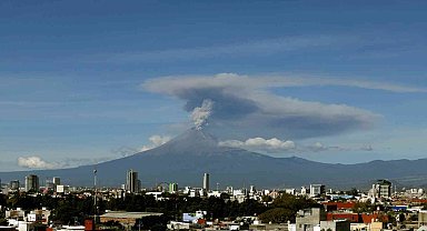 Popocatepetl Yanardağı'nda 3 patlama