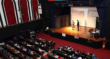 "Bir Yeryüzü Ozanı Rıfat Ilgaz" Mudanya'da sahnelendi