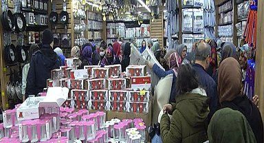 Rize'de 'indirim' kuyruğu