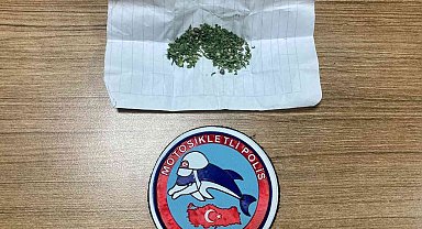 Ruhsatsız silah ve uyuşturucu ele geçirildi