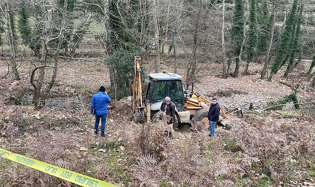 Rüyasının peşinden köyüne 2 bin km yol geldi, define aramak için kazıya başladı