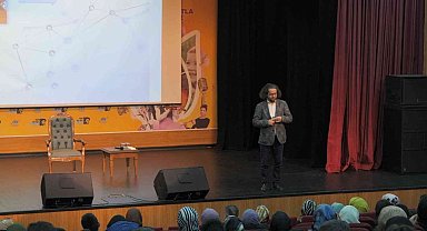 Said Ercan'ın "İnsanlığın Dijital Dönüşümü" adlı söyleşisi tam not aldı