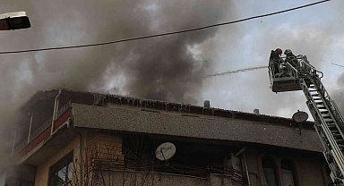 Sakarya'da mahalleliyi sokağa döken yangın: Ekipler seferber oldu
