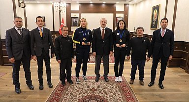 Şampiyon boksörler Elazığ'da