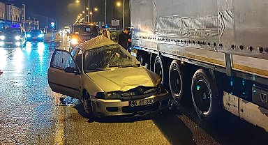 Samsun'da otomobil ile tır çarptı: 1 ölü, 1 yaralı
