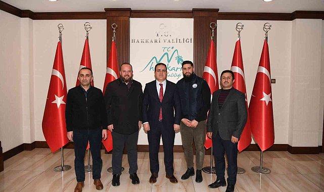 Sanatçı Karakaya'dan Vali Akbıyık'a ziyaret
