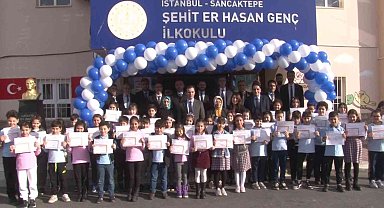 Sancaktepe Belediye Başkanı Döğücü ara tatile giren öğrencilere karne dağıttı