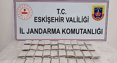 Satmak istediği tütün dolu makaronlar ile birlikte yakalandı