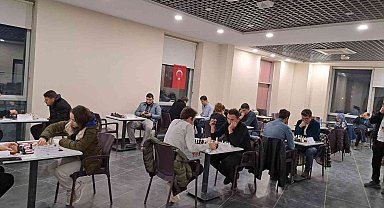 Satranç Turnuvasında kıyasıya yarıştılar