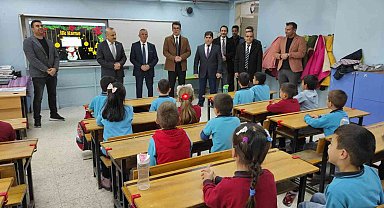 Selendili öğrencilerin karne sevinci