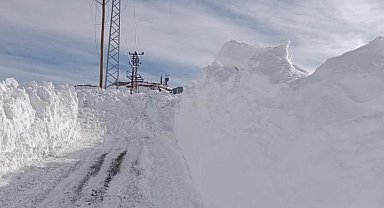 Şemdinli'de 9 yerleşim yerinin yolu ulaşıma kapandı