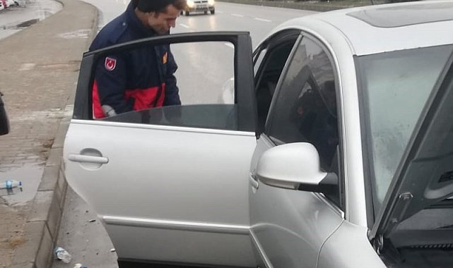 Seyir halindeki otomobil alev aldı