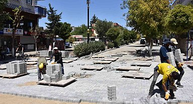 Siirt'te 2022 yılında 150 bin metrekare parke, 30 bin ton asfalt çalışması yapıldı