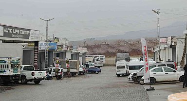 Siirt'te oto sanayi sitesinde yoğunluk esnafı sevindirdi