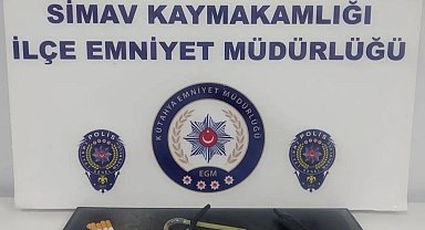 Simav'da bir kişinin üzerinde uyuşturucu ele geçirildi
